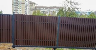 Купить распашные ворота из штакетника Ухта, цена от 2792 руб.