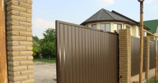 Купить откатные ворота из профнастила Ухта, цена от 1791 руб.